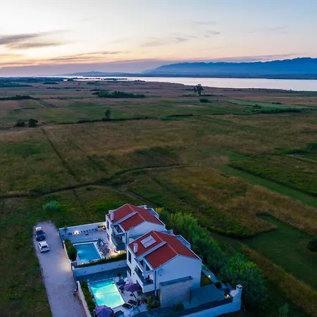 Ana,luxury Wellness With Heated Pool And Jacuzzi Villa