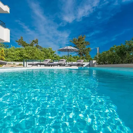 Villa Ana,luxury Wellness With Heated Pool And Jacuzzi
