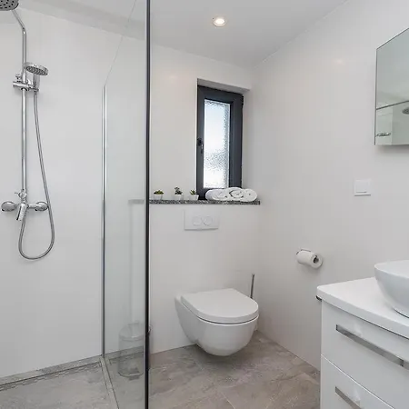 Villa Ana,luxury Wellness With Heated Pool And Jacuzzi