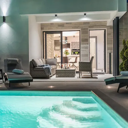 Ana,luxury Wellness With Heated Pool And Jacuzzi *