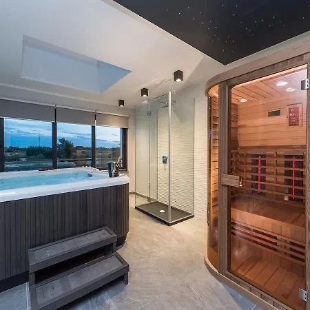 Ana,luxury Wellness With Heated Pool And Jacuzzi *