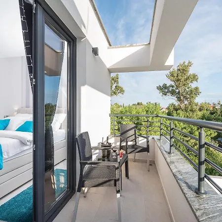 Вилла Ana,luxury Wellness With Heated Pool And Jacuzzi Привлака