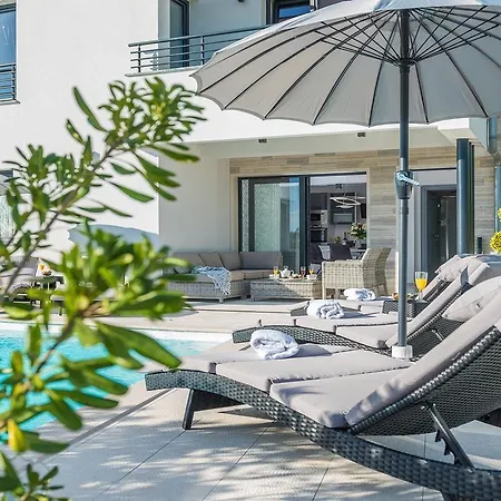 Ana,luxury Wellness With Heated Pool And Jacuzzi Villa