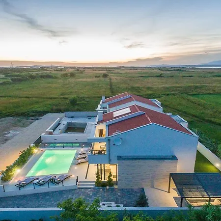 Villa Ana,luxury Wellness With Heated Pool And Jacuzzi *