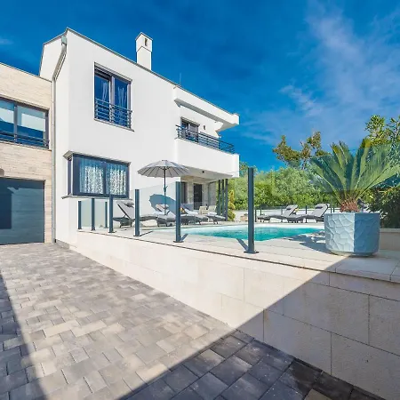 Ana,luxury Wellness With Heated Pool And Jacuzzi Villa