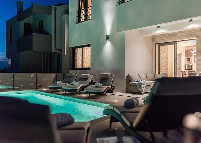 Ana,luxury Wellness With Heated Pool And Jacuzzi Villa *