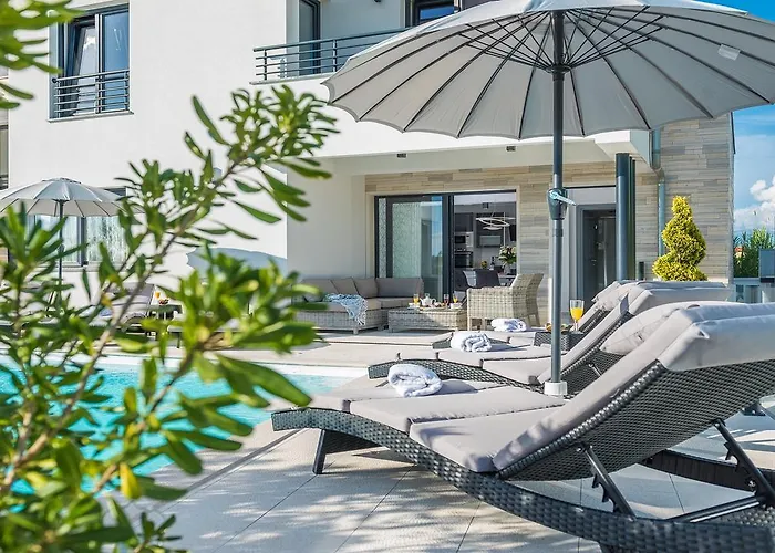 Ana,luxury Wellness With Heated Pool And Jacuzzi Villa
