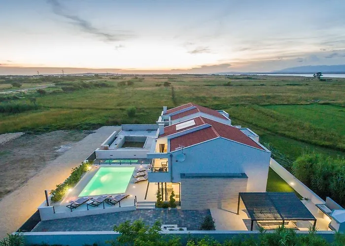 Villa Ana,luxury Wellness With Heated Pool And Jacuzzi *