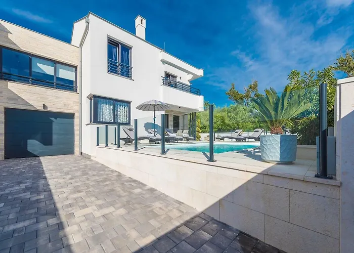 Ana,luxury Wellness With Heated Pool And Jacuzzi Villa