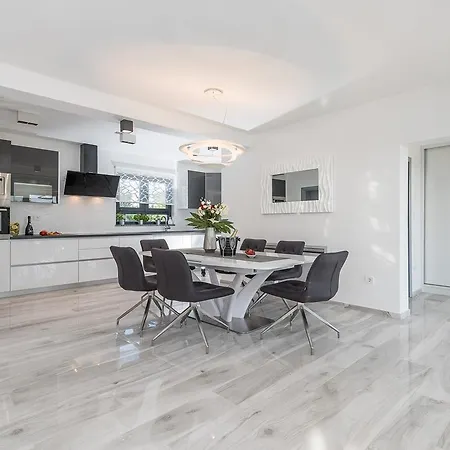 Ana,luxury Wellness With Heated Pool And Jacuzzi Villa