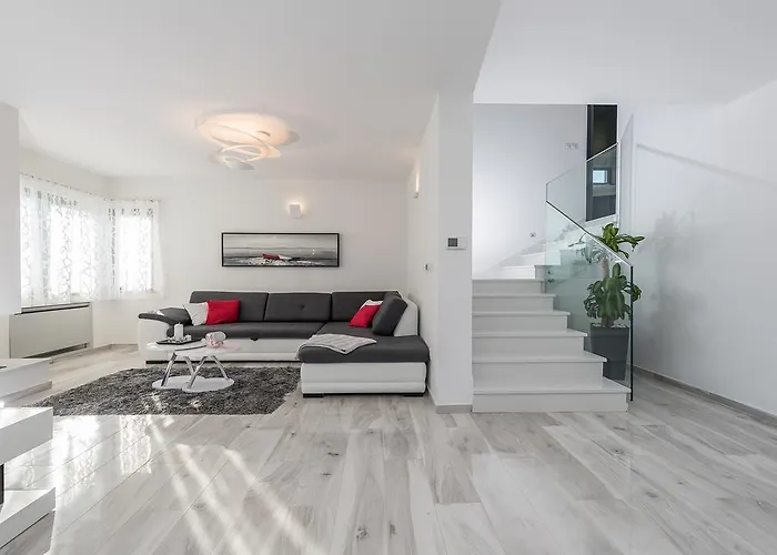 Ana,luxury Wellness With Heated Pool And Jacuzzi * Привлака