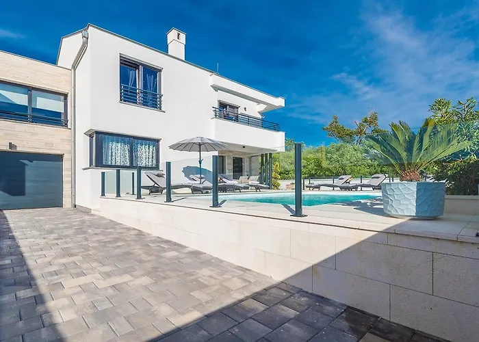 Ana,luxury Wellness With Heated Pool And Jacuzzi Вилла