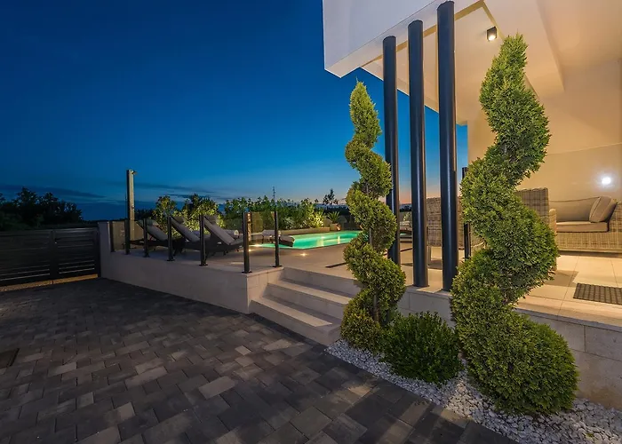 Ana,luxury Wellness With Heated Pool And Jacuzzi