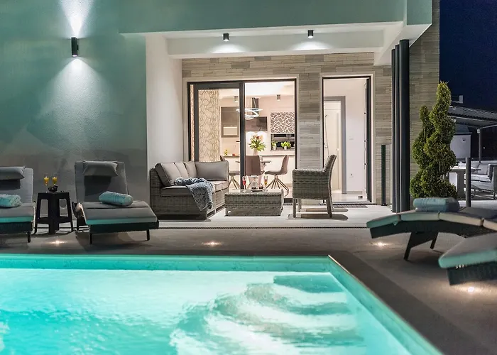 Ana,luxury Wellness With Heated Pool And Jacuzzi *