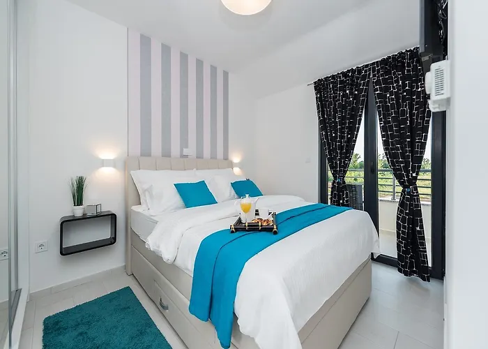 Ana,luxury Wellness With Heated Pool And Jacuzzi