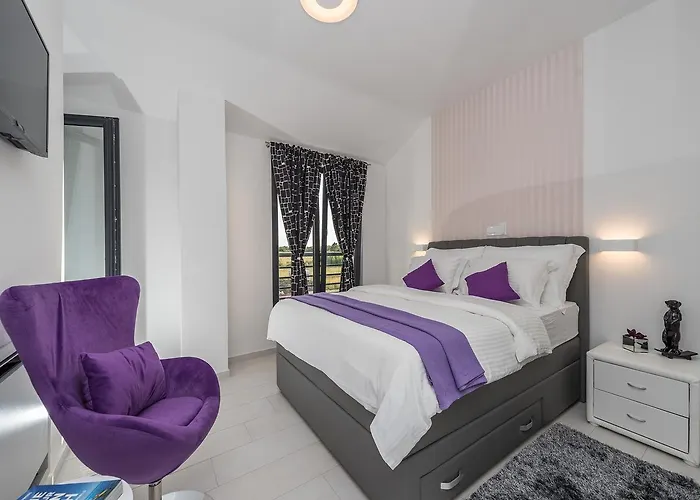 Ana,luxury Wellness With Heated Pool And Jacuzzi