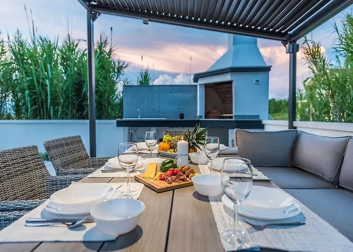 Вилла Ana,luxury Wellness With Heated Pool And Jacuzzi Привлака